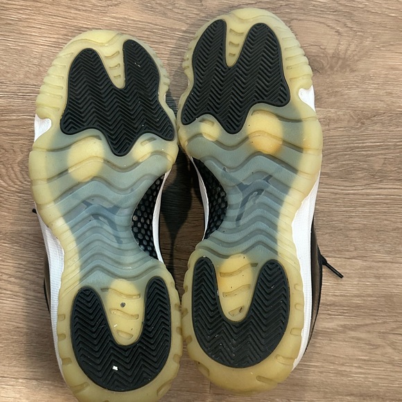 Jordan 11 Barons - Picture 5 of 8